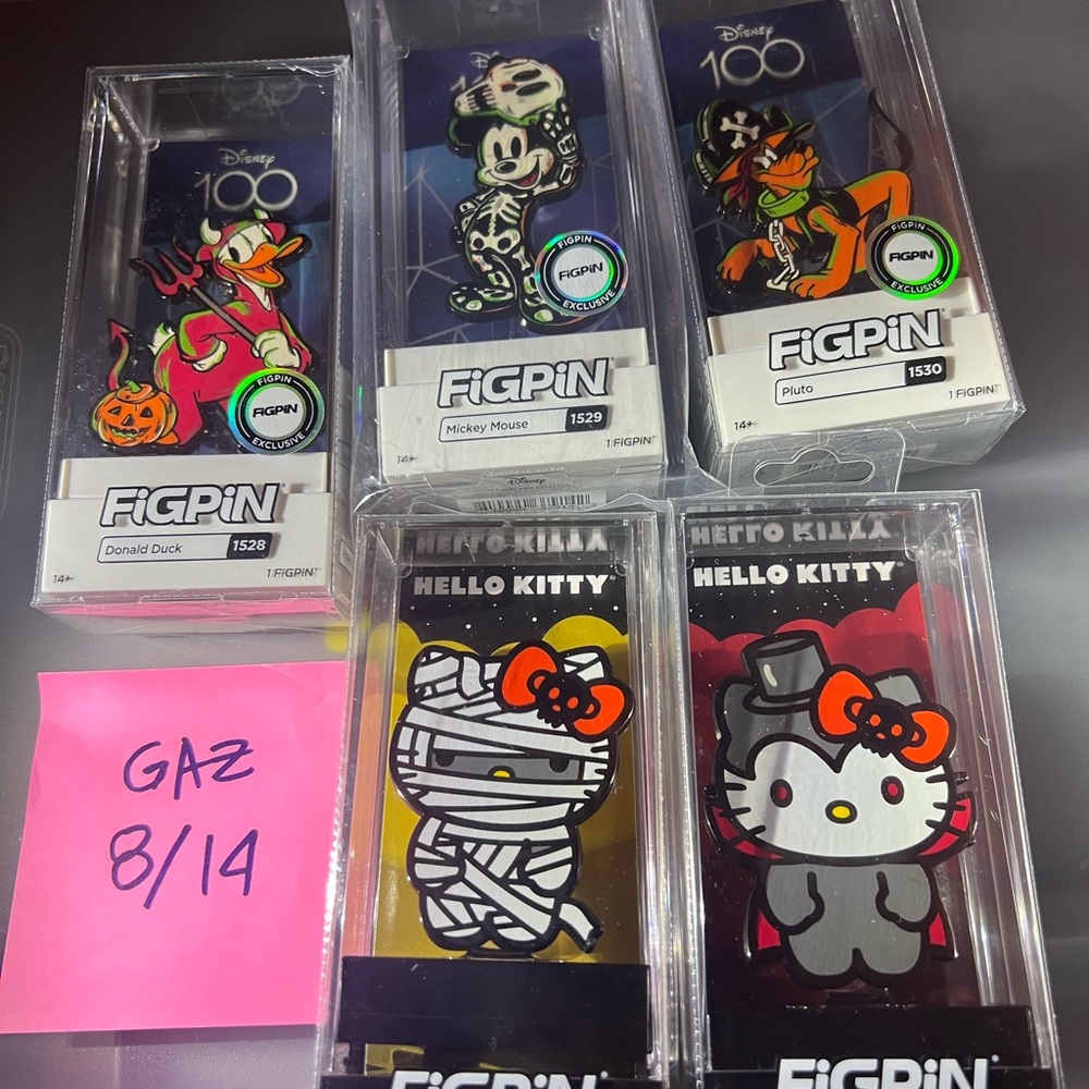 FigPin Halloween theme